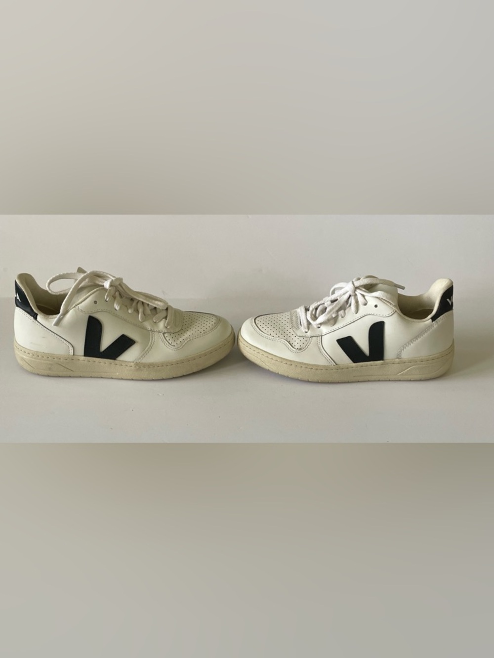 Veja V-10 Sneakers White Black Leather Low Top Shoes EU 37 US 6